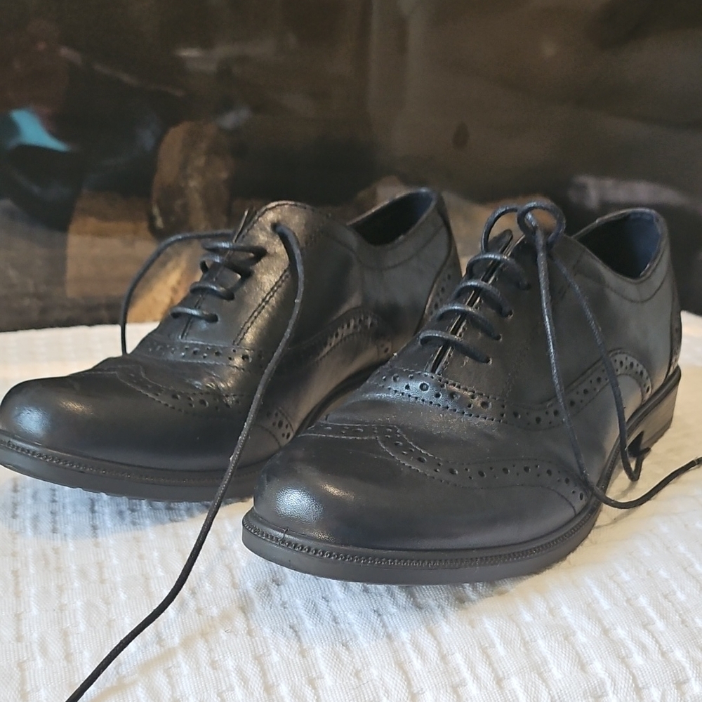 Hotter Black Leather Laceup Bucks NWOT